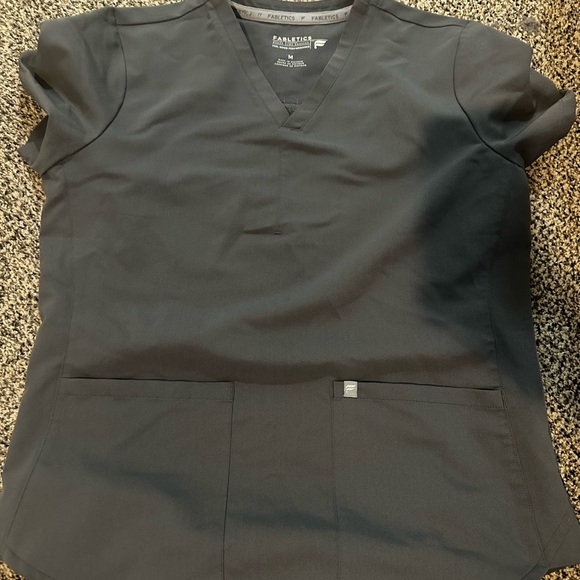 Fabletics Scrubs set Grey - Picture 3 of 3